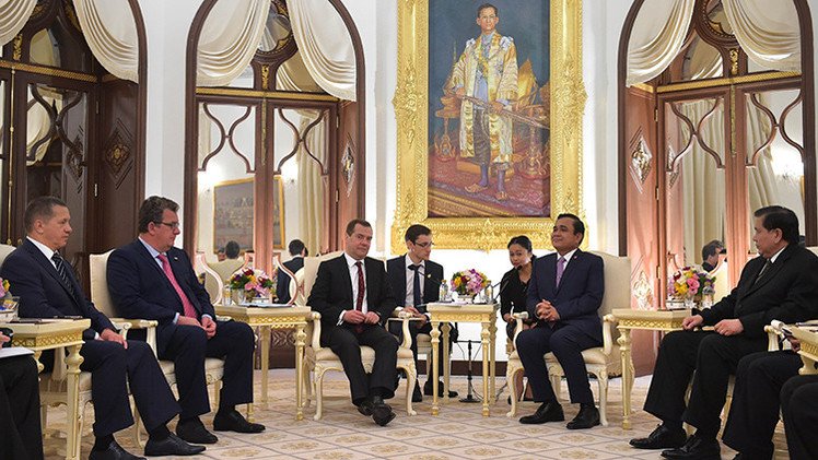 Rusia y Tailandia firman un acuerdo respecto a la energía, inversión y turismo