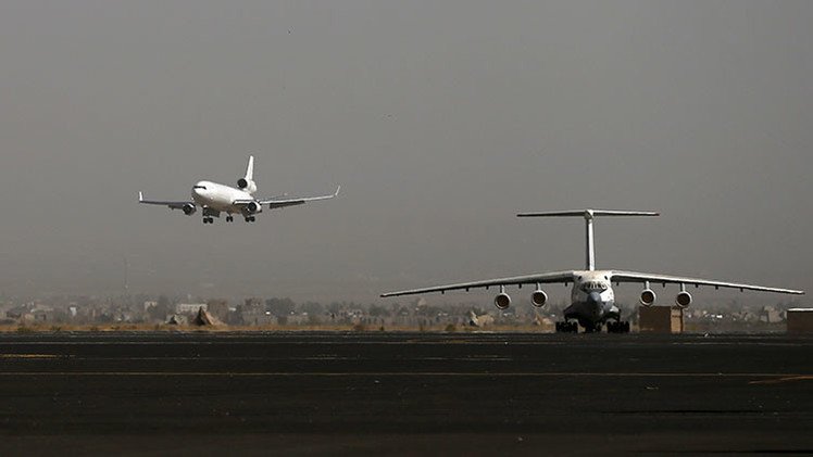Yemen: La coalición árabe impide la entrada de dos aviones rusos 