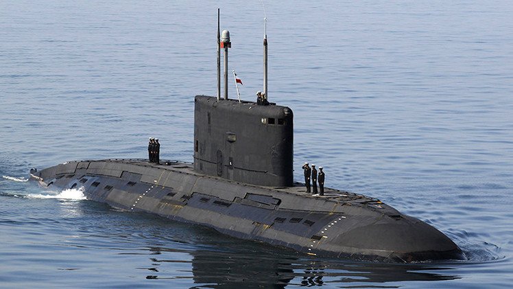 Irán presentará un nuevo submarino y un destructor de fabricación propia