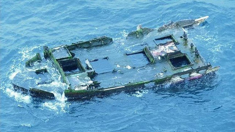 Un barco hundido en Japón hace cuatro años aparece en las costas de EE.UU. con 'pasajeros' a bordo