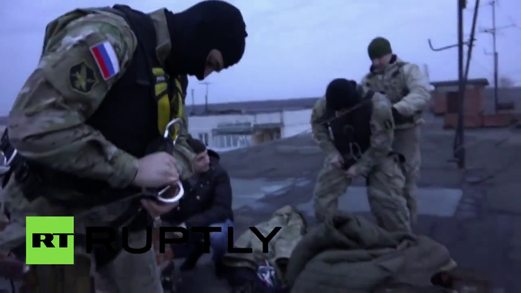 Fuerzas especiales rusas allanan la vivienda de un narcotraficante ucraniano 