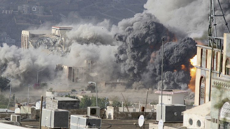 Yemen: Cazas saudíes atacan el palacio presidencial en Taiz