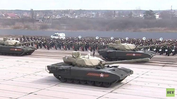 Impresionante video: Rusia exhibe sus futuristas tropas blindadas