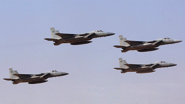 Aviones militares saudíes impiden llegar a Yemen a dos aviones humanitarios de Irán