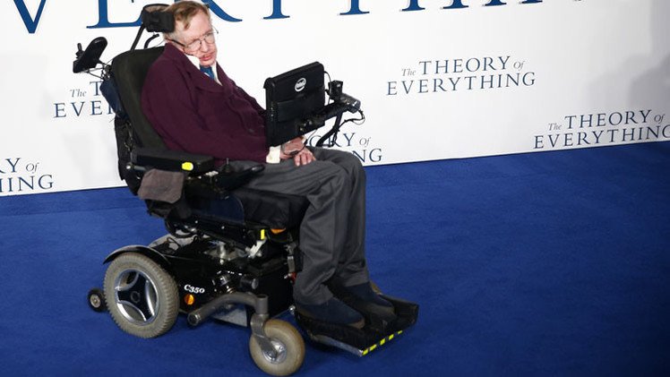 Stephen Hawking: "La humanidad no sobrevivirá si no huye al espacio"