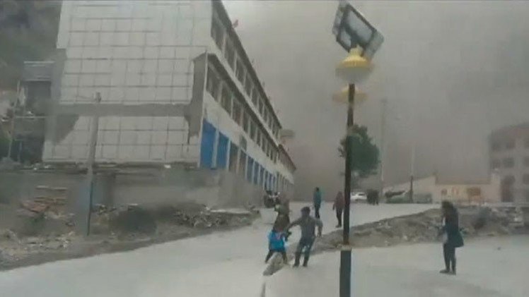 Impactante video: Un sobreviviente captura el momento en que el sismo de Nepal sacude el Tíbet