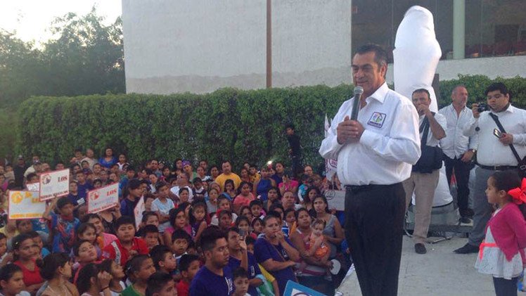Un candidato mexicano insulta y amenaza a unas votantes (Video)
