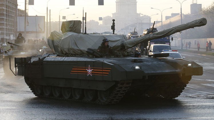 Video: El tanque T-14 Armata, joya del ensayo nocturno del desfile del Día de la Victoria