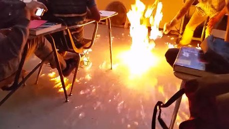 Alumnos creyeron que el experimento de química había salido mal... ¡pero no!