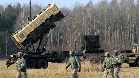 Experto: "La OTAN se prepara para una confrontación militar directa con Rusia"