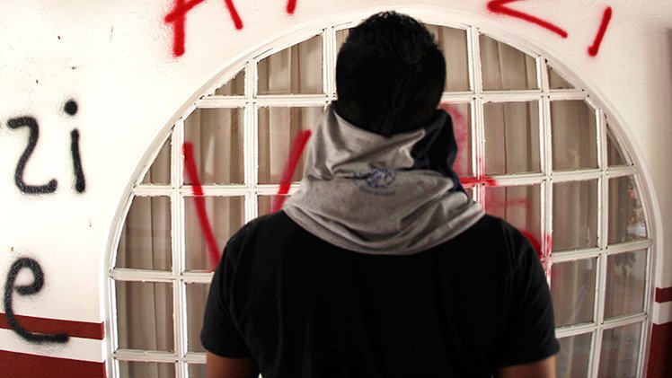México: Se da a la fuga un policía tras matar a un joven por pintar grafitis