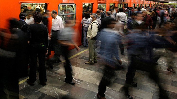 Varios heridos tras el choque de dos trenes de metro en la ciudad de México