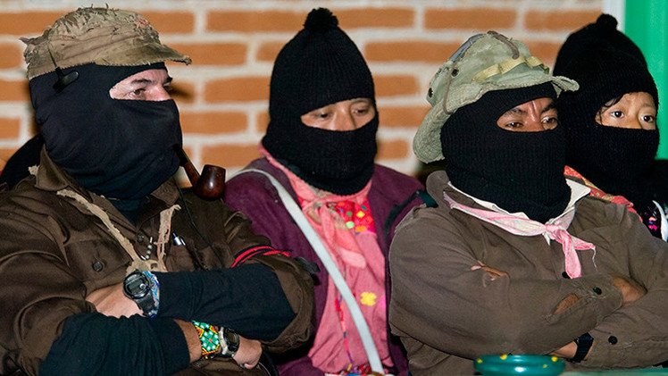 Subcomandante Marcos: "Ayotzinapa es un retrato de familia del sistema mexicano"