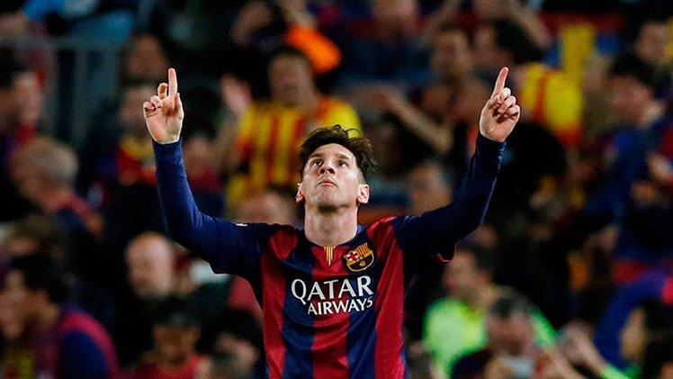 Un Messi mágico pone al Barça con pie y medio en la final de la Champions (3-0)