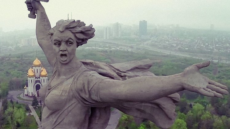 Video: La emblemática estatua de la batalla de Stalingrado a vista de dron