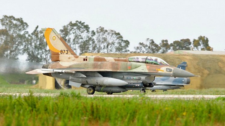 Israel prueba el caza F-16 contra el sistema ruso S-300 por un "posible escenario iraní"