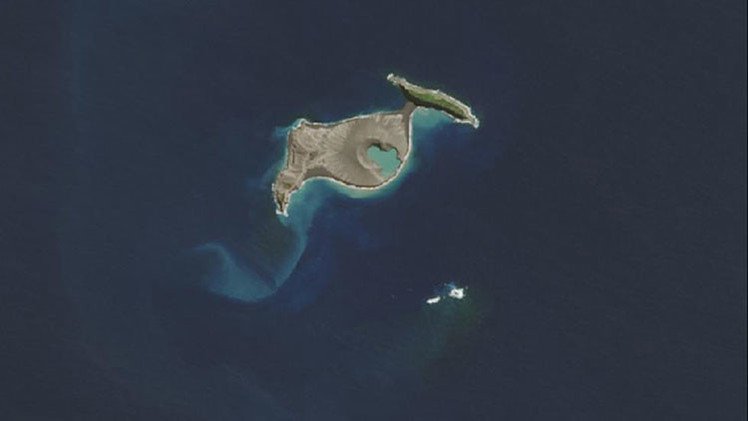 Satélite de la NASA capta la primera imagen completa de una nueva isla volcánica