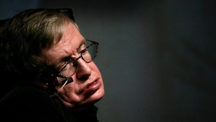 'Rebelión de las máquinas': Hawking alerta que las computadoras someterán a la humanidad en 100 años