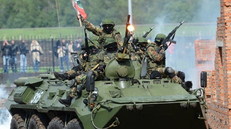 Al volante de tanques: Rusia abre al público el primer 'tankódromo' 