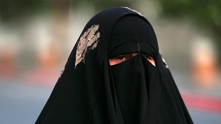 Estado Islámico: "El sexo forzado no es violación, deberían estar agradecidas"