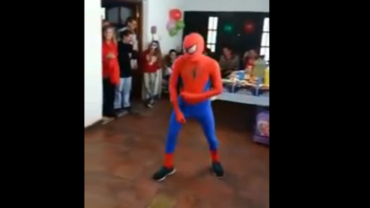 La fiesta de cumpleaños que por poco acaba con el increíble Spiderman