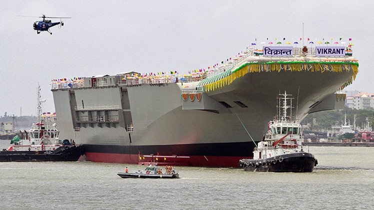 India lanza su primer portaaviones nacional de última generación