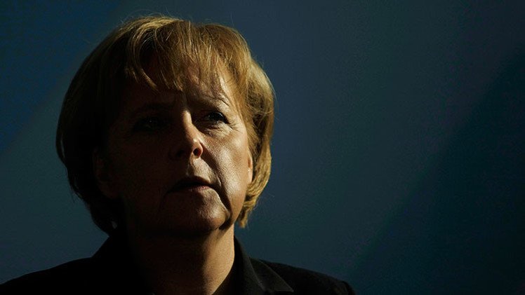 ¿Cómo Adolf Hitler 'persigue' a Angela Merkel?