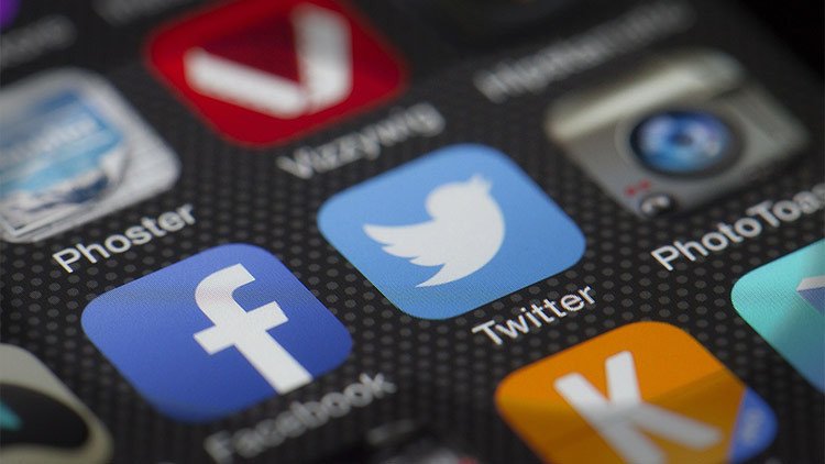 Las charlas políticas en Facebook y Twitter, bajo la lupa del Gobierno británico