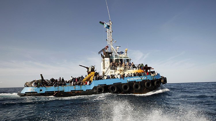 Historias de naufragios anunciados: Medio millón de migrantes espera en la costa libia