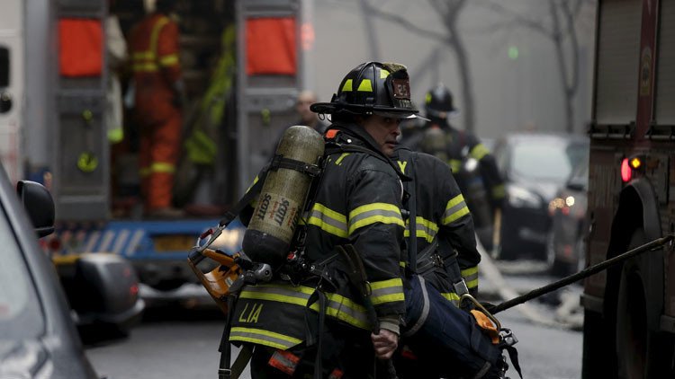 Evacuado un rascacielos de Nueva York por amenaza de incendio (Video, fotos)
