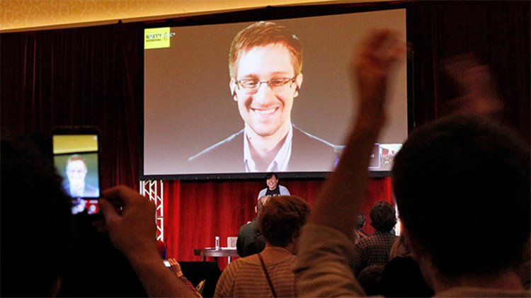 Greenwald: "Snowden destruyó los archivos antes de viajar a Rusia"