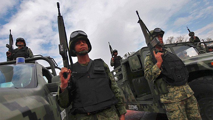 Video: Denuncian que la Marina mexicana lanzó granadas a civiles desde helicópteros