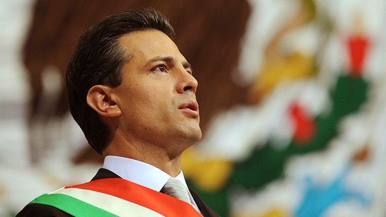 México: La Administración de Peña Nieto pagó un 12.000% más por fajas y uniformes