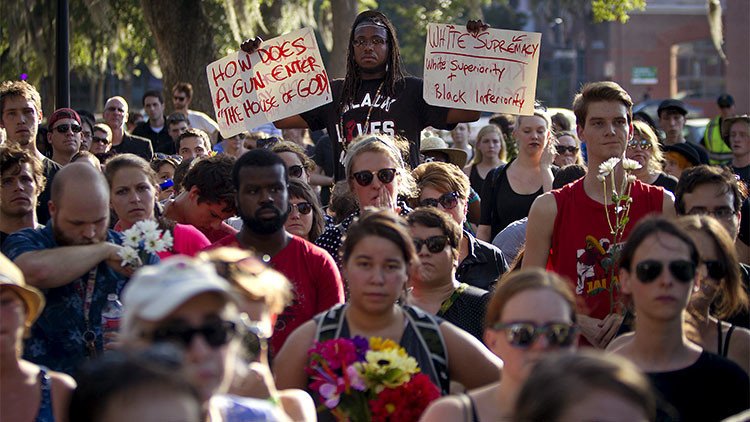 Video, Fotos: Los vecinos de Charleston marchan para mostrar su repulsa contra el racismo