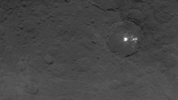 La NASA publica imágenes de una 'pirámide' misteriosa en el planeta enano Ceres