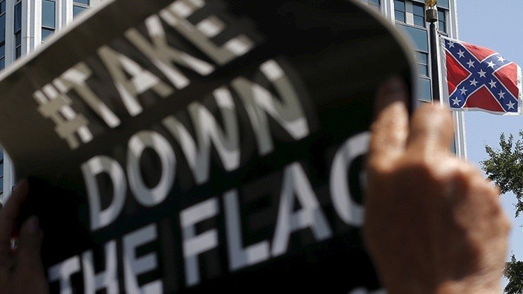 "¡Quítenla!": Carolina del Sur discutirá el futuro de la 'bandera racista' 