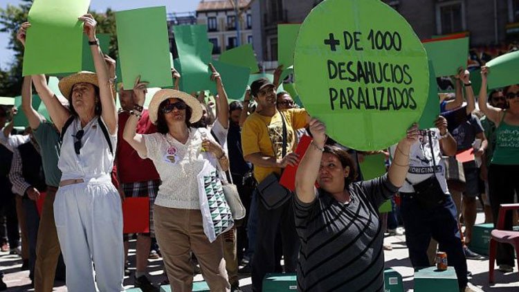 Desalojos En España La Gente Se Está Despertando Del Letargo Rt 2596