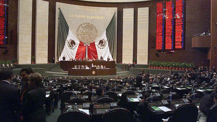 Diputados salientes se autoasignan bonificaciones millonarias en México
