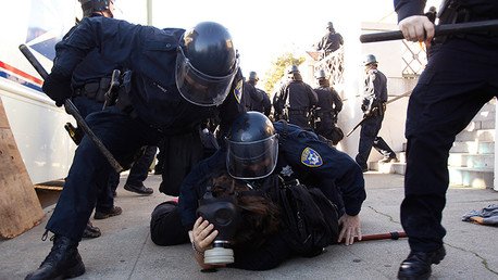 Fotos, Videos: Policía usa gas lacrimógeno contra la multitud en un concierto en Nueva Jersey 