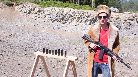 ¿Cuántos iPhones se necesitan para detener una bala de un AK-74? 