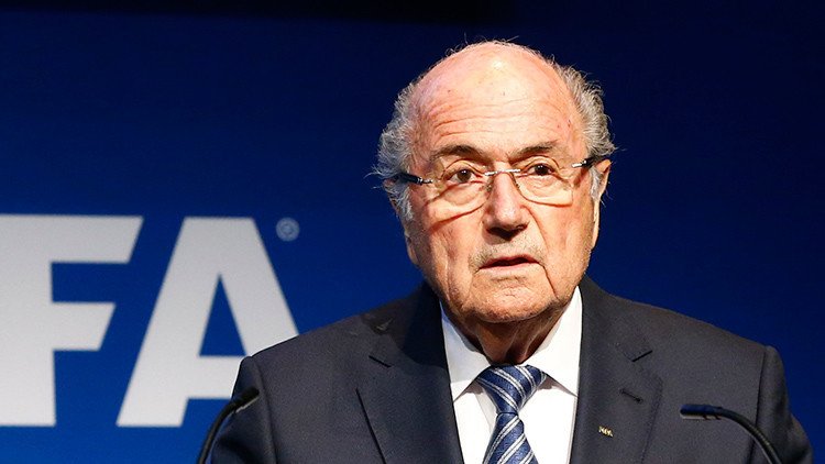 Blatter: "Sarkozy y Wulff intentaron influir en las decisiones sobre las Copas Mundiales"