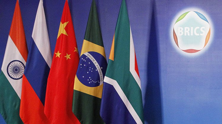 "No a la confrontación": Lanzan campaña en EE.UU. exigiendo cooperación con el BRICS