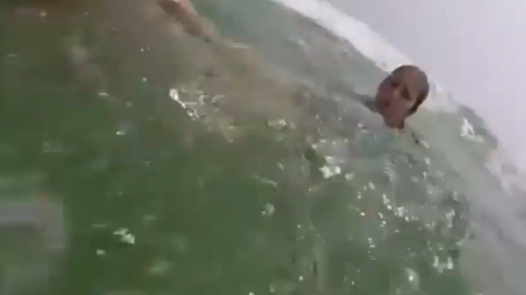 Una GoPro y un paloselfi graban cómo una familia casi se ahoga en el mar