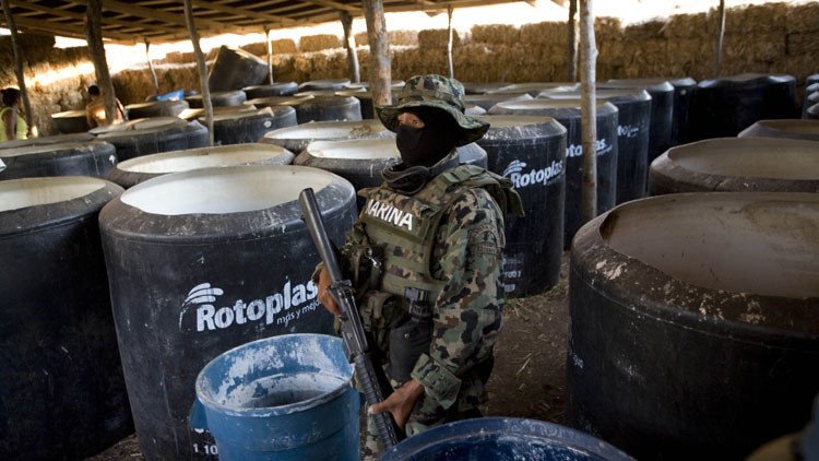 'Breaking Bad' a lo mexicano: Cartel de Sinaloa fabrica metanfetamina "en las narices" del Ejército