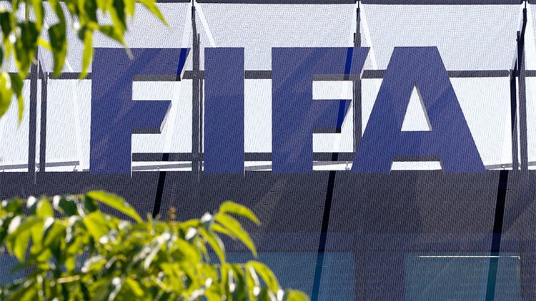 Senador de EE.UU.: Comparar la FIFA con la mafia "es insultante para la mafia"
