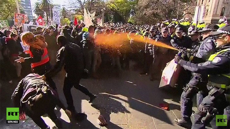 Australia: Violentos choques al reventar los antiislamistas una marcha contra el racismo