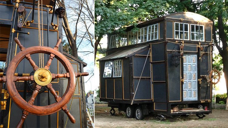 Una pareja construye una casa con materiales de escenarios cinematográficos