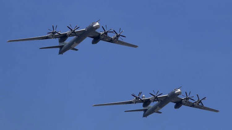 "Feliz 4 de julio": Militares de EE.UU. se asustan al recibir saludos de pilotos rusos