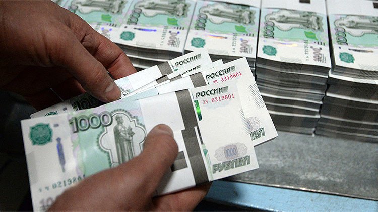 Un rublo débil y un crudo barato hacen a Rusia más competitiva que EE.UU. y China 