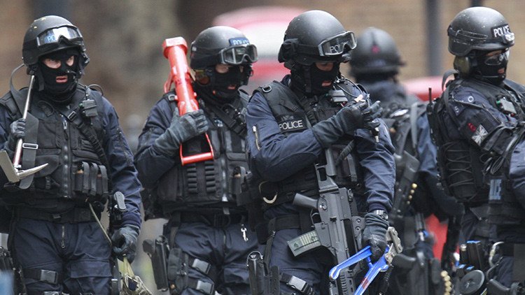 Policía británica filtra por error un polémico plan secreto antiterrorista